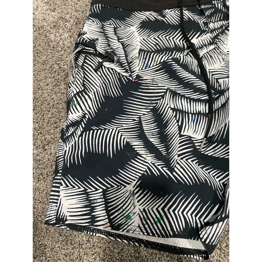 Board Shorts Volcom Mens Black Fair Tropical Leaf Print Mod-Tech 33